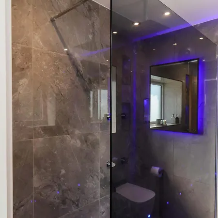 12 Hunley Avenue Солтберн-бай-те-Си