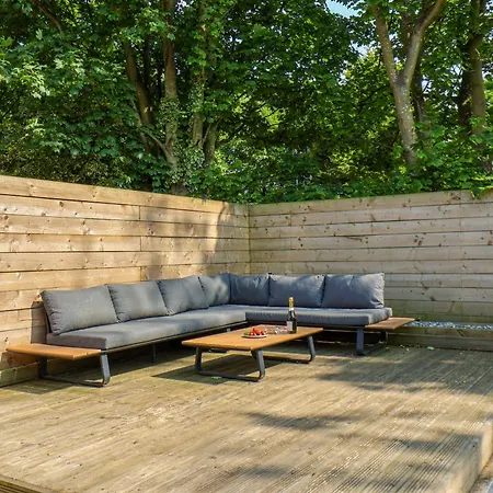 12 Hunley Avenue * Saltburn-by-the-Sea