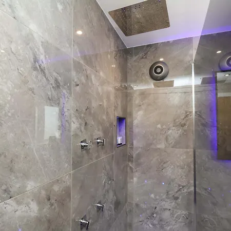 12 Hunley Avenue Солтберн-бай-те-Си