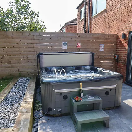 12 Hunley Avenue * Saltburn-by-the-Sea