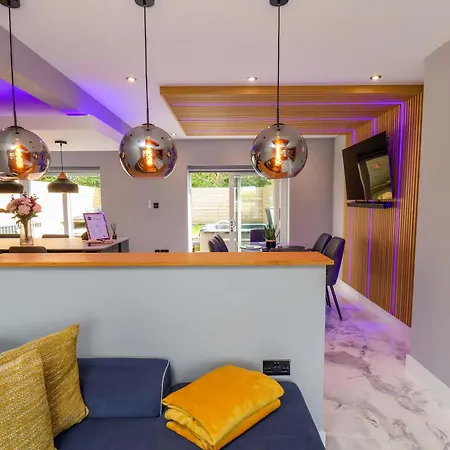 Holiday home 12 Hunley Avenue